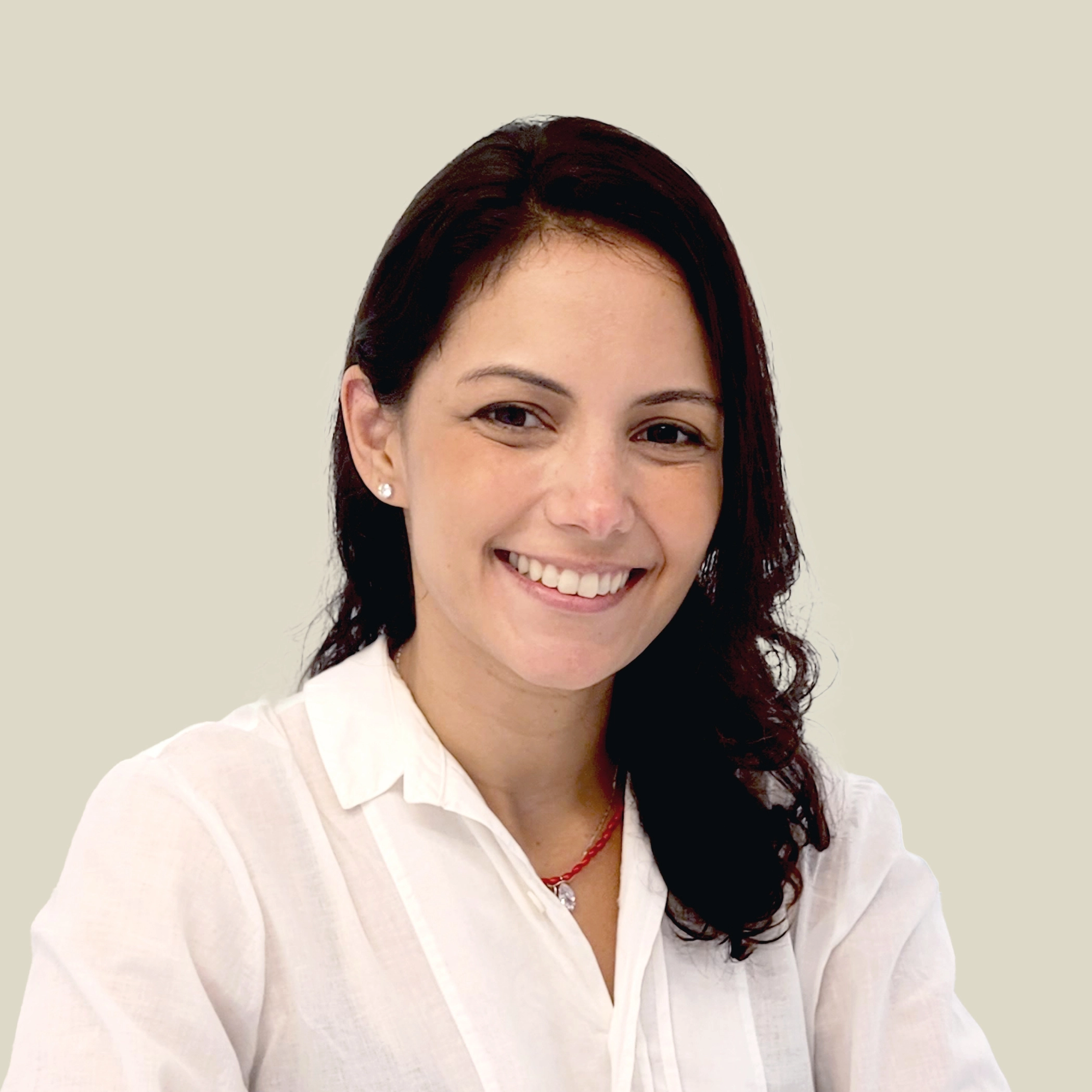 Dra. Lara L. Alvarenga